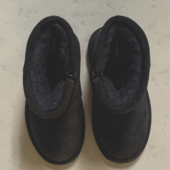 BEARPAW Gray Genuine Leather Suede Zip Boots Toddler Girl’s 9 EUC EXCELLENT - Picture 9 of 9